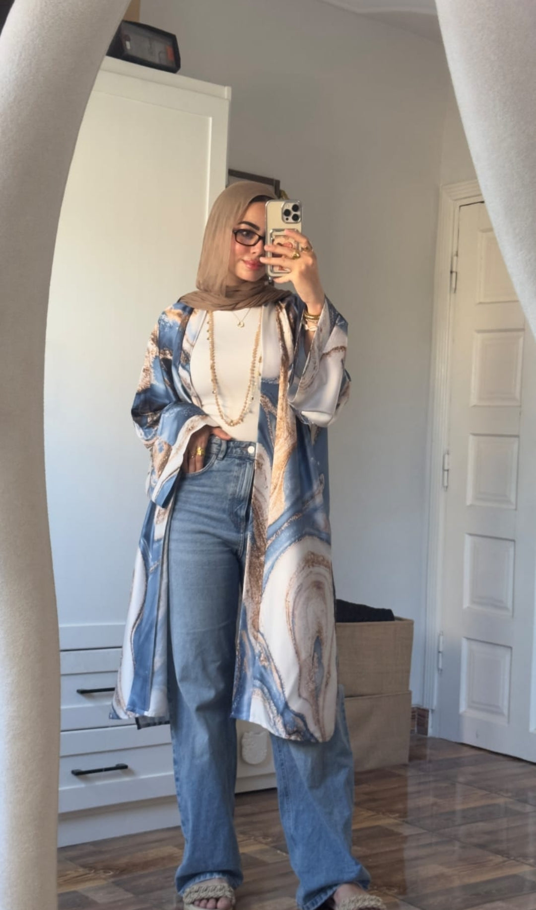 A mixture of sea colors